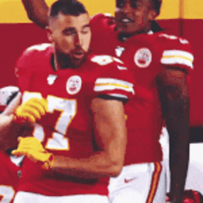 Football Player In Red Jersey Number 87 GIF