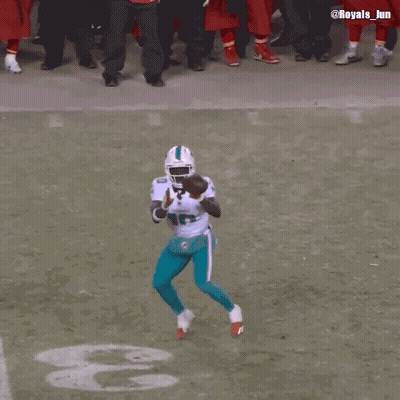 Football Player In White Jersey Number 18 GIF