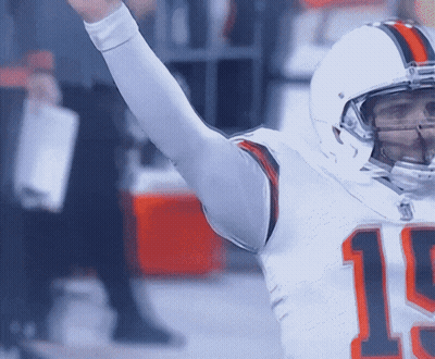 Football Player In White Jersey Number 19 GIF