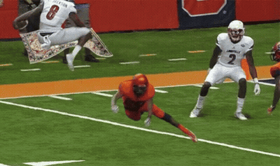 Football Player In White Jersey Number 6 GIF