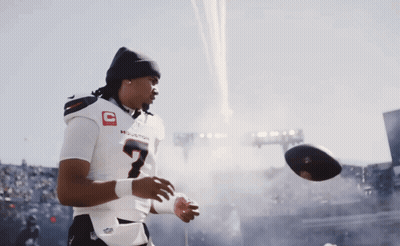 Football Player In White Jersey Number 7 GIF