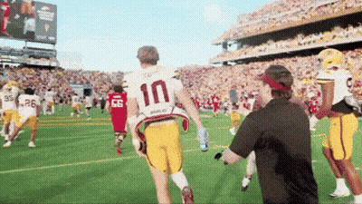 Football Player Number 10 Jersey Running GIF