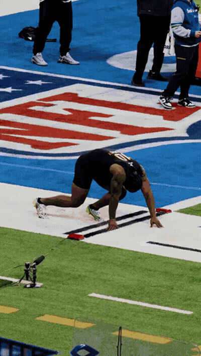 Football Player Number 10 GIF