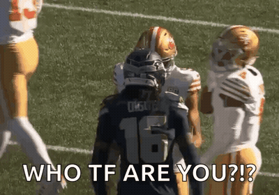 Jugador de fútbol número 16 hablando con otro jugador GIF