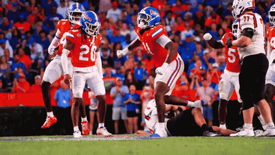Football Player Number 20 On Field GIF