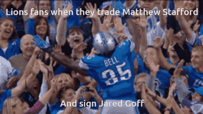 Football Player Number 25 Jersey In Front Of Crowd GIF