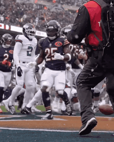Football Player Number 25 Running On Field GIF