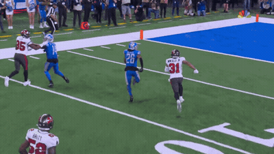 Football Player Number 31 Running On Field GIF