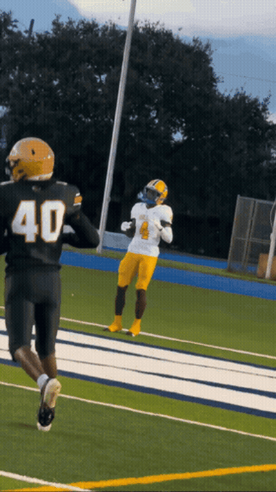 Football Player Number 40 Running On Field GIF