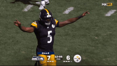 Football Player Number 5 On Field GIF