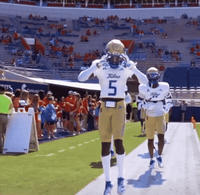 Football Player Number 5 On Field GIF