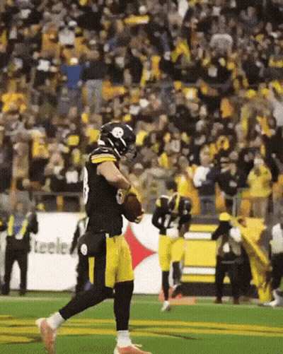 Football Player Number 6 Running With Ball GIF