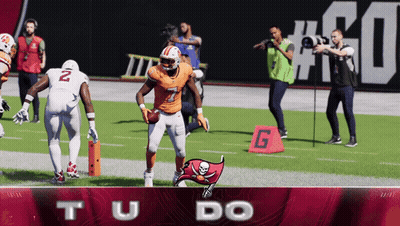 Football Player Number 7 Running With Ball GIF