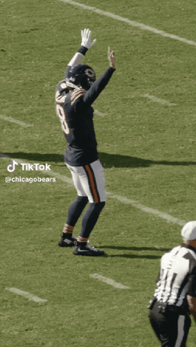 Football Player Number 8 On Field GIF