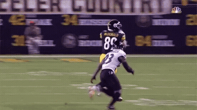 Football Player Number 83 Running On Field GIF
