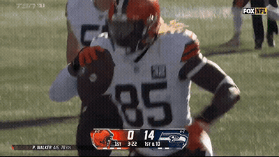 Football Player Number 85 Running With Ball GIF