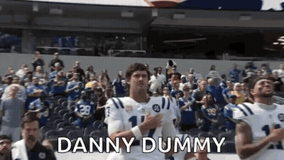 Jugador de fútbol americano dice 'Danny Dummy' GIF