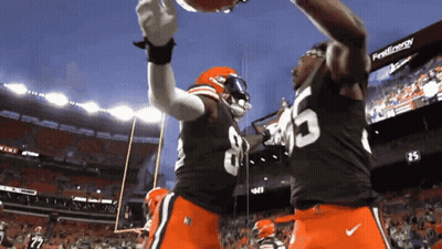 Football Player Wearing Jersey Number 85 GIF