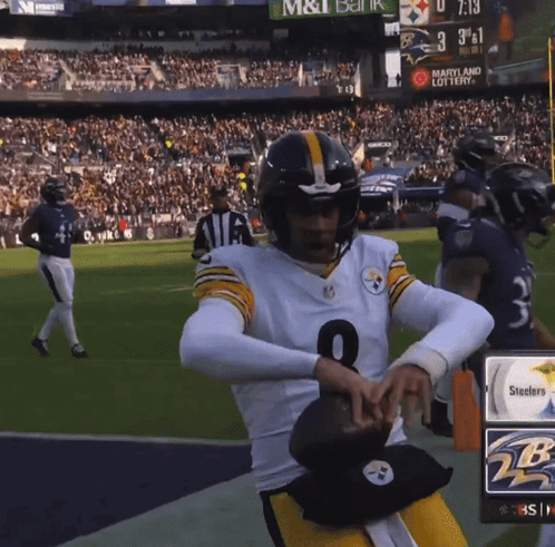 Football Player Wearing Number 8 Jersey GIF