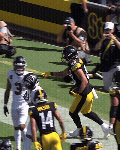 Football Player Wilson 14 Running With Ball GIF
