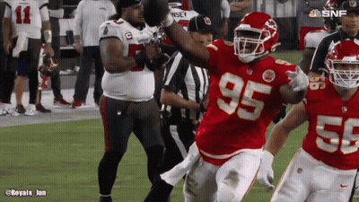 Football Player With 95 Jersey GIF