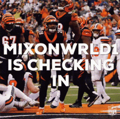 Football Players Mixon Wrld Checking In GIF