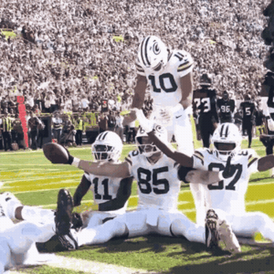 Football Players One Wearing Number 85 GIF
