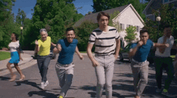 Fuller House Middle Of The Road Dancing GIF
