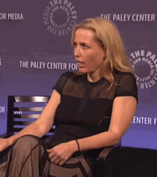 Gag Gillian Anderson PaleyFest GIF