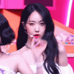Getting Sturdy Dance Viviz K-Pop GIF