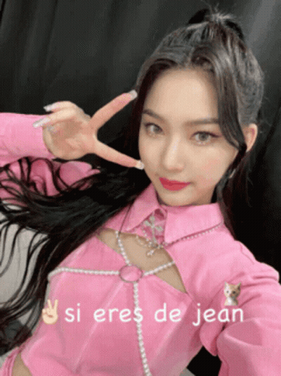 Girl In Pink Shirt Giving Peace Sign Si Eres De Jean GIF