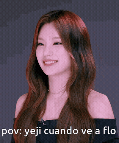 Girl With POV Yeji Cuando Ve A Flo GIF
