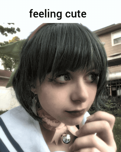 Green Hair Girl With Choker Saying Feeling Cute