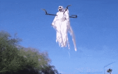 La Parca volando con dron GIF