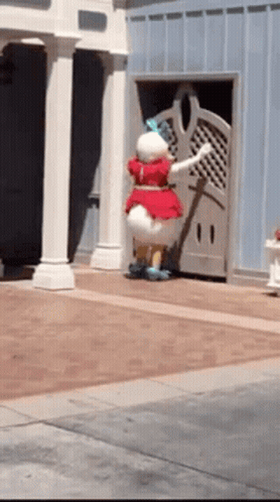 Grupo Personas De Turba Group Of Men Standing Together GIF