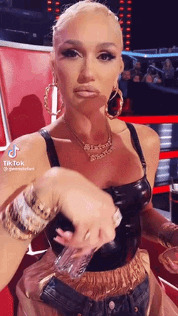 Gwen Stefani Gxve GIF