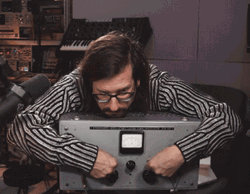 Hainbach Switching Test Equipment On GIF