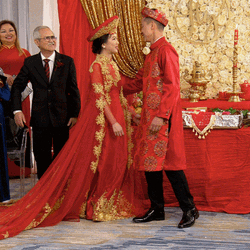 Happy Kissing Couple Marriage GIF