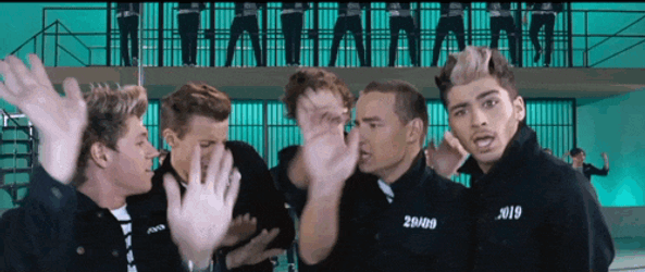 Harry Styles Niall Horan Liam Payne Zayn Malik Louis Tomlinson Kiss You GIF
