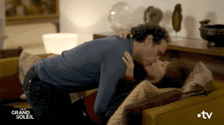 Hot Love Couple Kiss Un Si Grand Soleil GIF