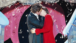 Hugh Grant Kissing In Love Actually