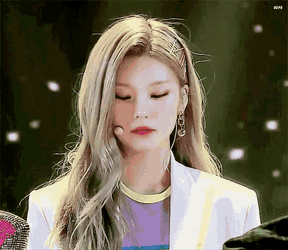 Hwang Yeji Yeji GIF