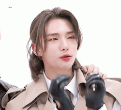 Hyunjin Stray Kids Finger Heart GIF