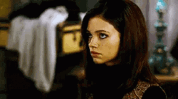 India Eisley GIFs | GIFDB.com