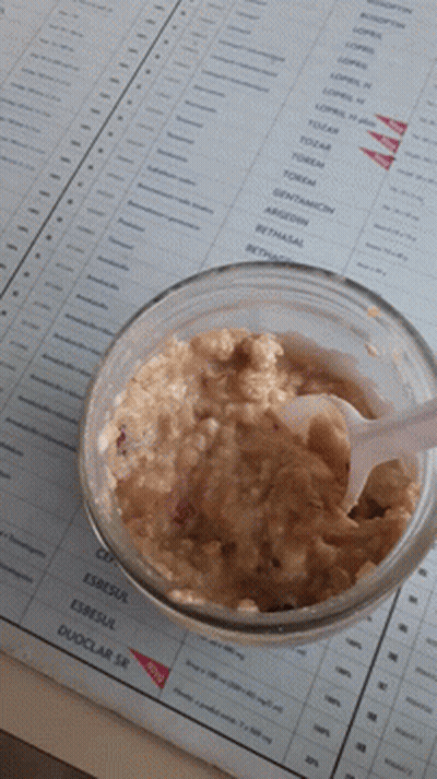 Jar Of Food On Paper Saying Duoclar Sr GIF