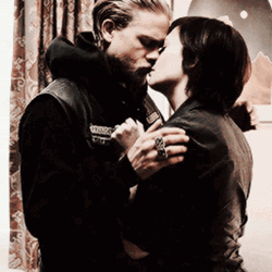 Jax Teller Tara Sons Of Anarchy Kiss  GIF