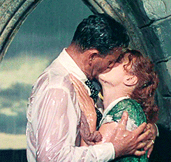 John Wayne Kisses Maureen O'Hara  GIF