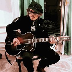 Johnny Depp Playing Guitar Uitar
