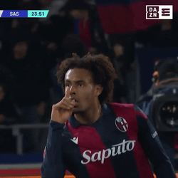 Joshua Zirkzee Points At Something GIF