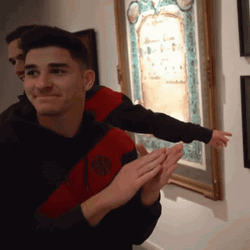 Julian Alvarez Claps GIF
